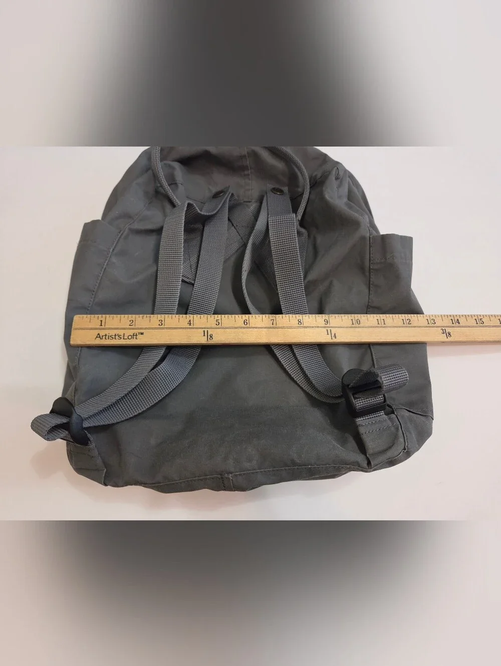 Fjallraven Kanken Classic Backpack in Dark Gray